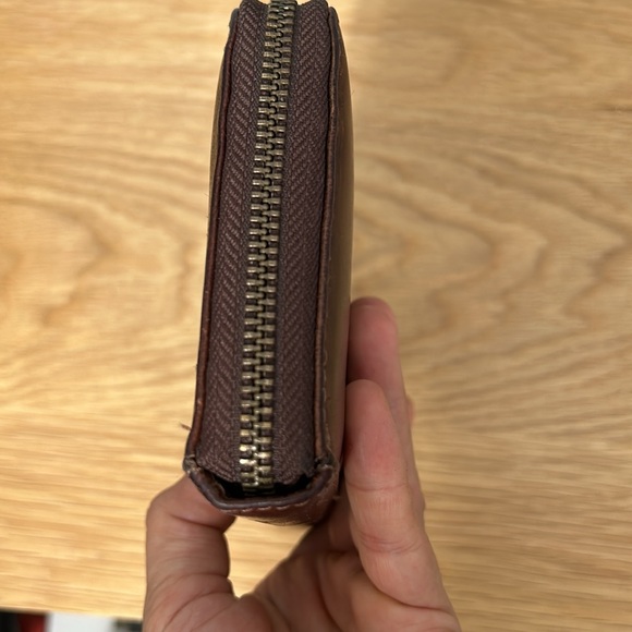 Montana Hudson Chestnut Brown Leather Wallet with tons of storage - Picture 5 of 15